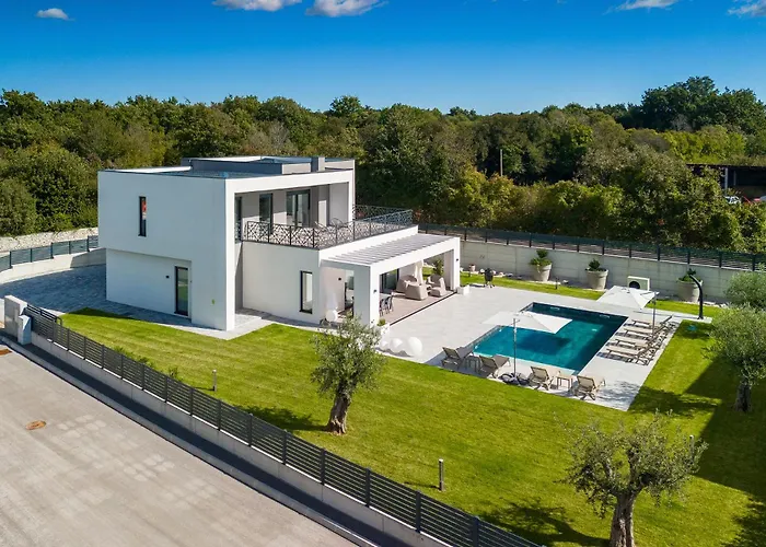 Bb Rapsody 10 With Heated Salt Water Pool *
