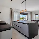 Bb Rapsody 10 With Heated Salt Water Pool וילה *