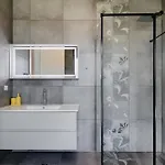 Bb Rapsody 10 With Heated Salt Water Pool וילה Butkovići
