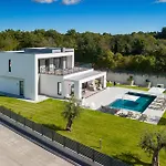 Bb Rapsody 10 With Heated Salt Water Pool *