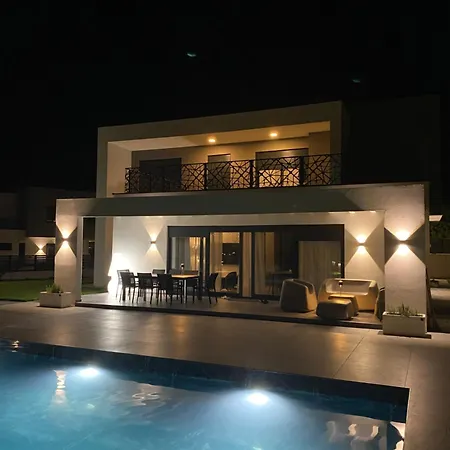 Vila Bb Rapsody 10 Family Resort Only For Families With Children And Guests Above 26 Years Villa Butkovići