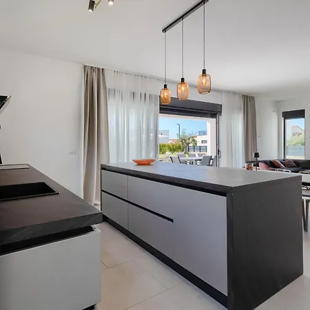 Bb Rapsody 10 With Heated Salt Water Pool Villa *