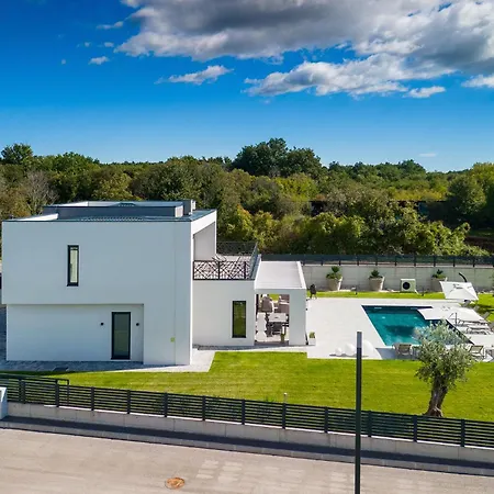 וילה Bb Rapsody 10 With Heated Salt Water Pool *
